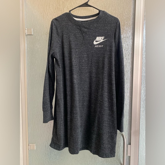 Nike Dress/ long shirt - Picture 2 of 2